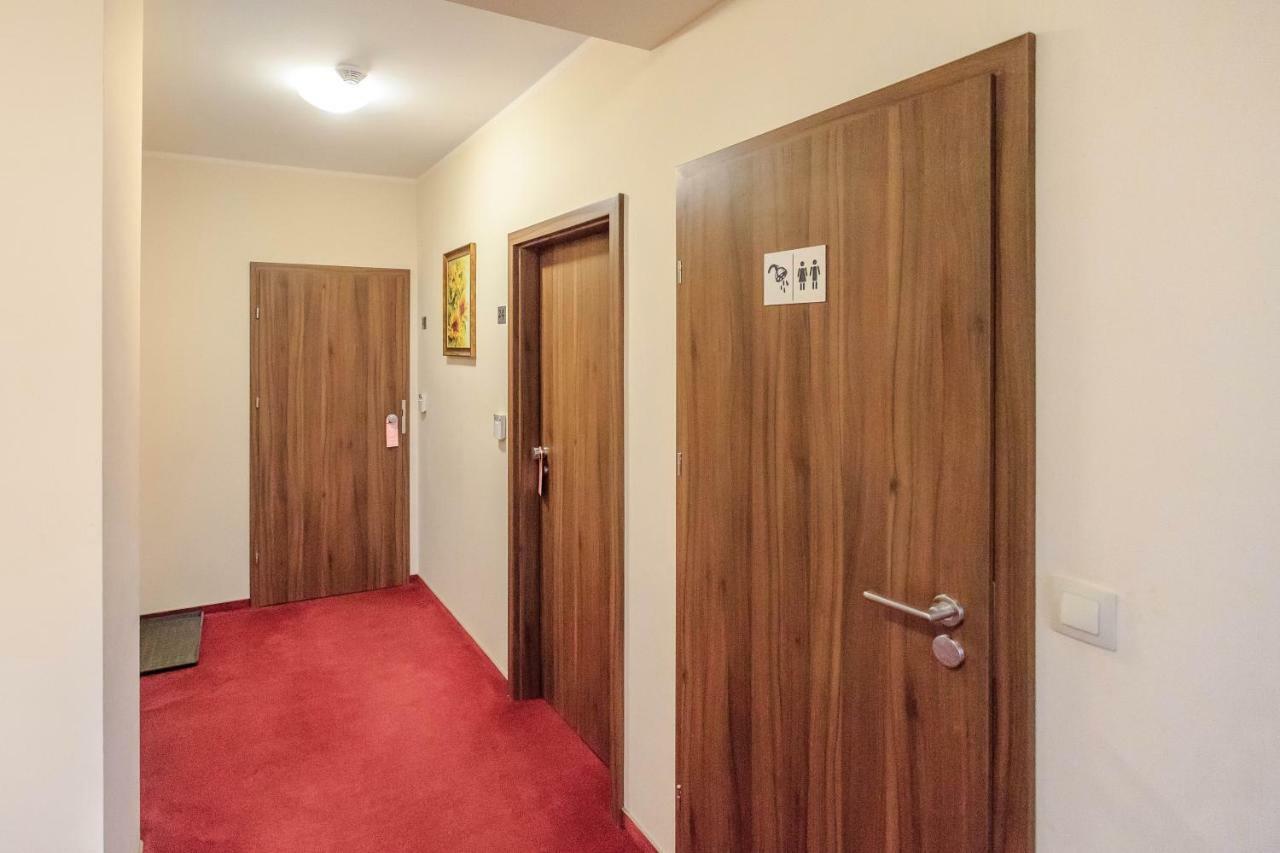 Botanik Hostel Poznaň Exteriér fotografie